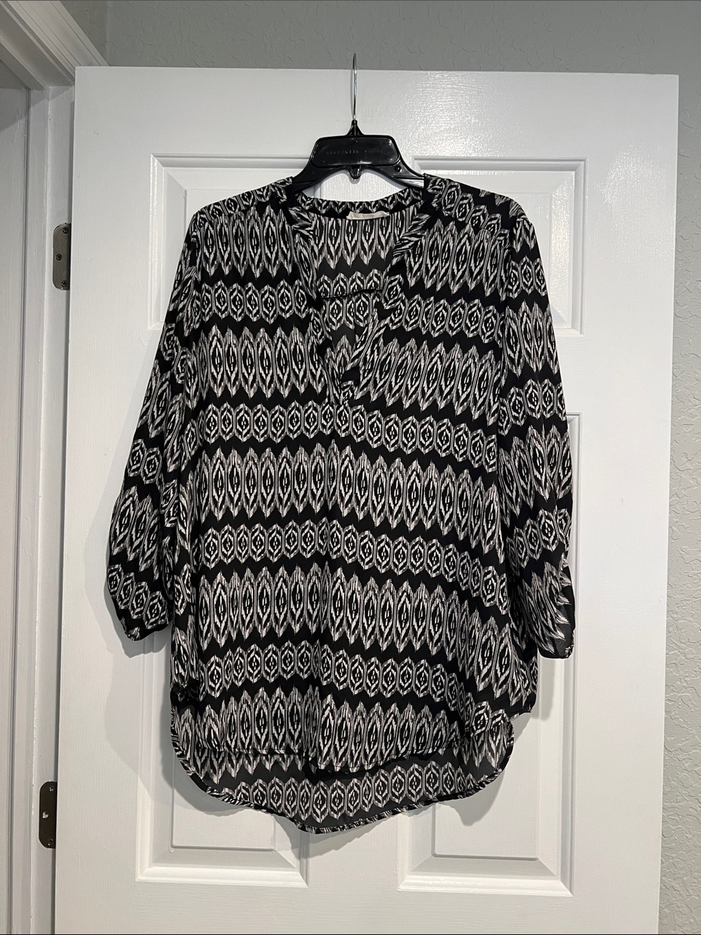 Lush Black and White Geometric Print Tunic